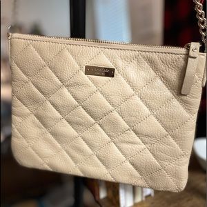 Kate spade quilted beige crossbody bag with gold chain accessory/strap